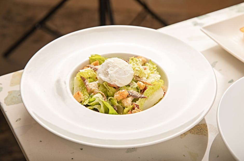 Caesarsalat med rød romanosalat