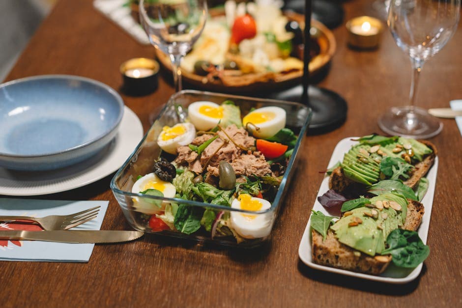 Lagdelt salat med Thousand Island-dressing