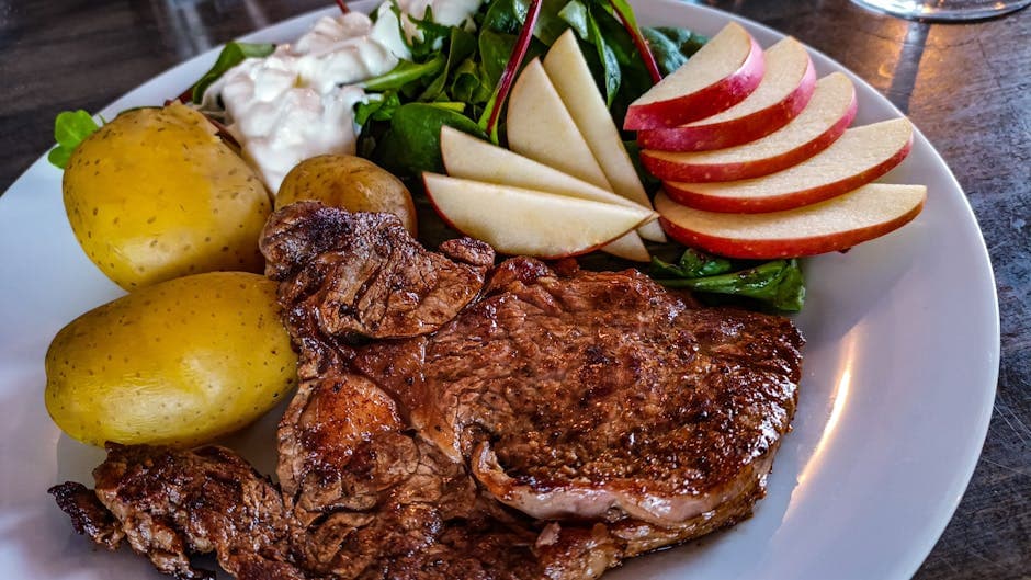 Grillet ribbensbiff med varm potetsalat og geitost