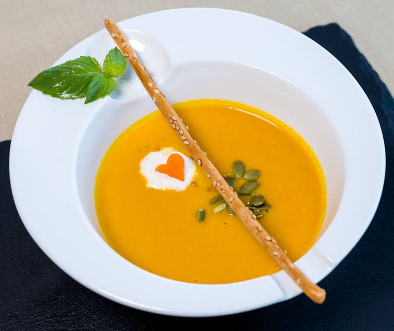 Frisk cantaloupesuppe med agurk