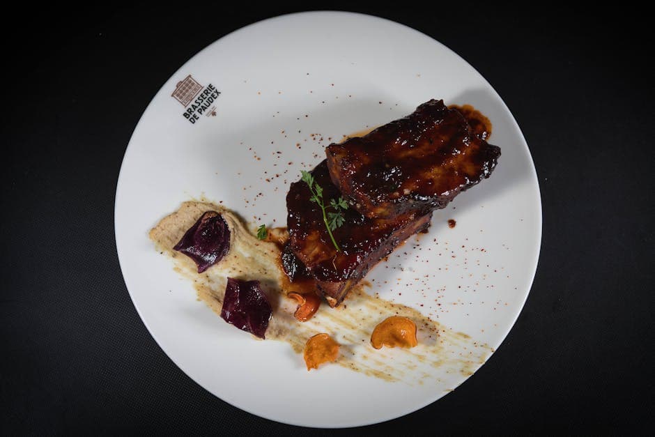 Salt- og peppermarinerte spareribs med romescosaus