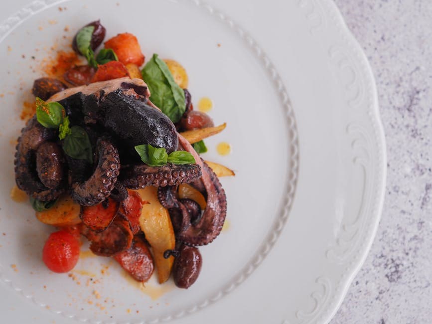 Middelhavsgryte med blekksprut, artisjokker og oliven