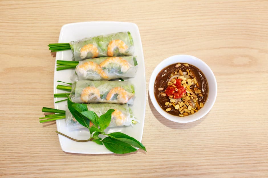 Vietnamese sommeruller med krydret peanøttsaus