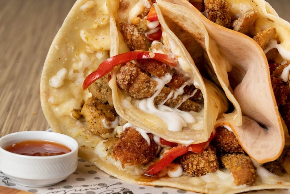 Krydret og søt kyllingwrap med sataysaus