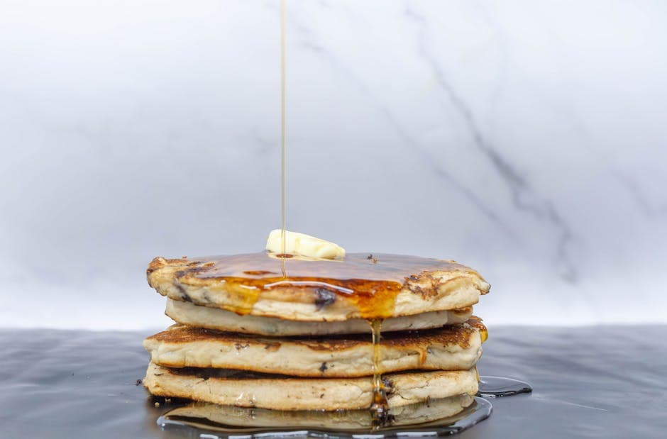 Pølsepannekaker med honning- og lønnesmør