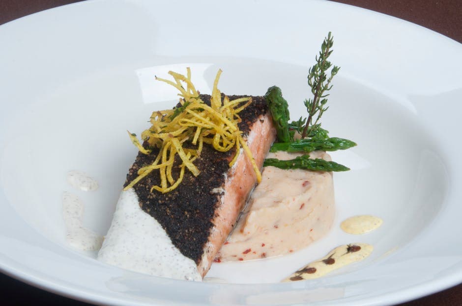 Sotet sverdfisk med søtpotet- og krabbepuré