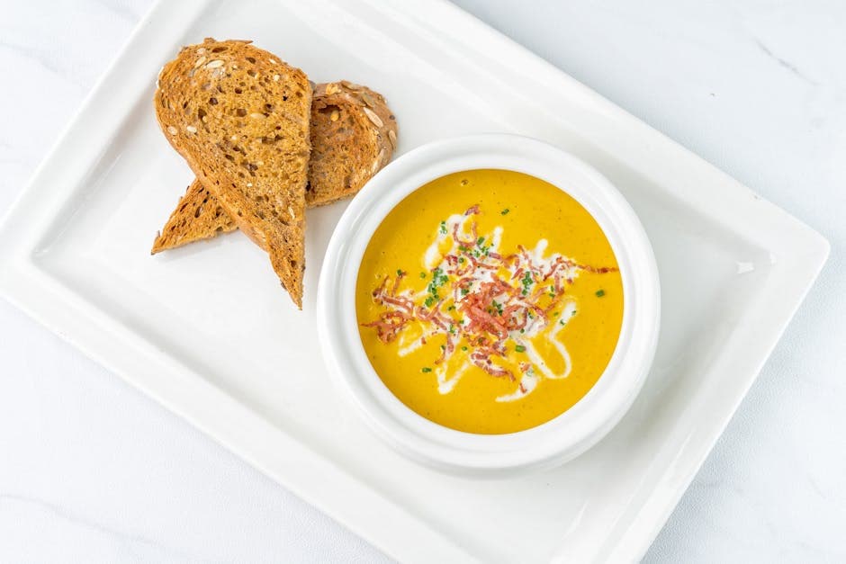 Kraftig gresskarsuppe med pancetta og kål