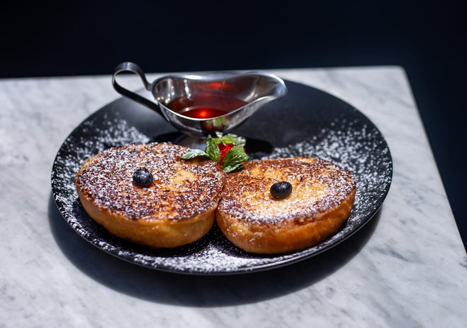 French Toast med banan- og brunsukkersirup