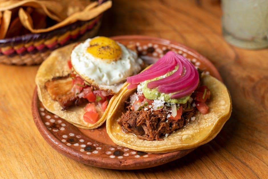 Grillet oksebarbacoa-taco med syltet rødløk