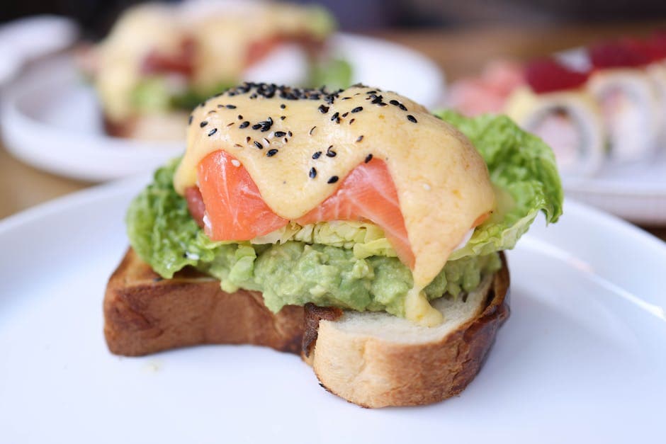 Laks, avokado og bacon med chilimajones