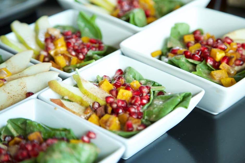 Pæresalat og granateplesalat med Gorgonzola og champagnevinaigrette