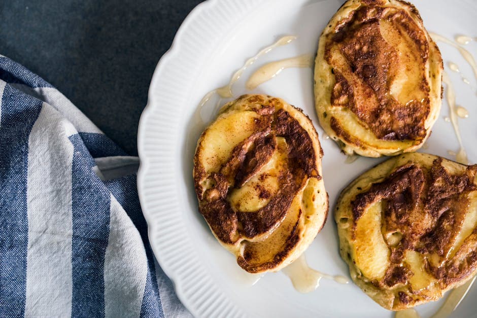 Lønne- og kanelfritters med spindelvevmønster