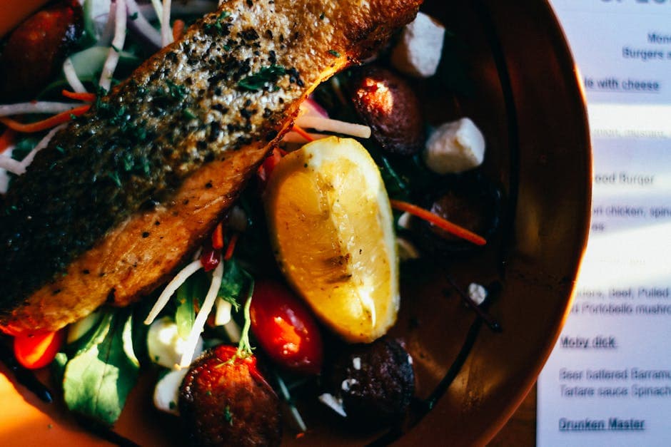 Grillet laksesalat med ville sopp og ovnsbakte poteter