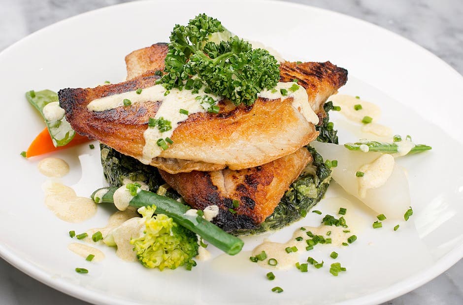 Panert sjøabbor med bønneragout og tomatvinaigrette