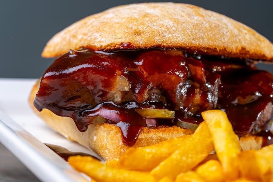 Neelys røkt svinebog med BBQ-saus