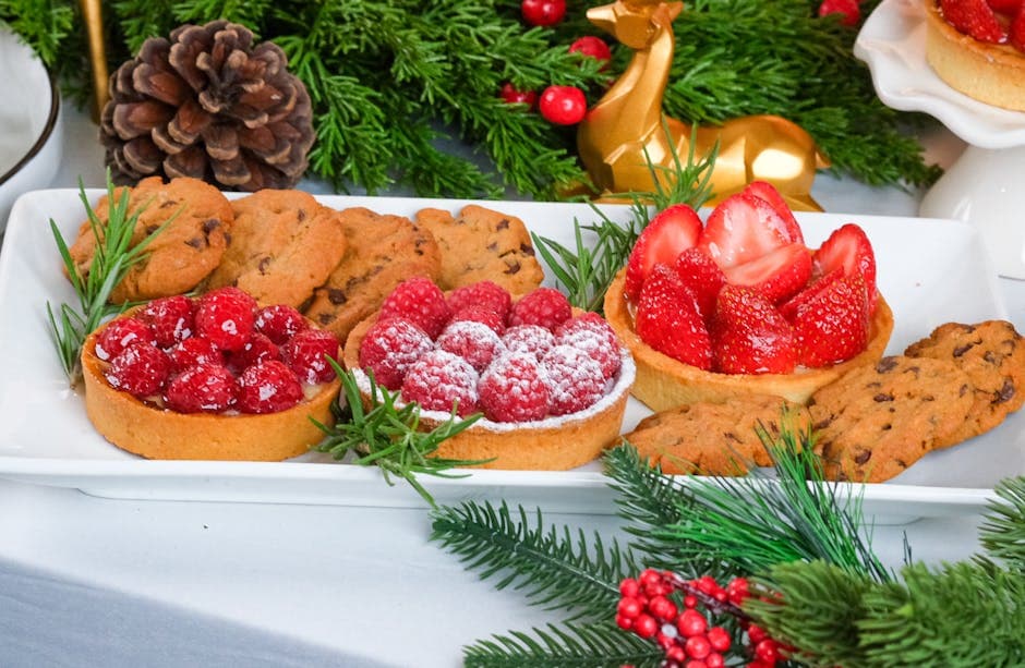 Toffee-, sjokolade- og appelsinkjeks med bringebær