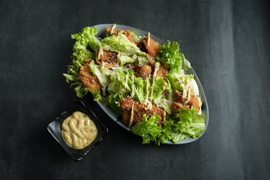 Bistro-salat med spinat-cæsardressing og sprø pancetta