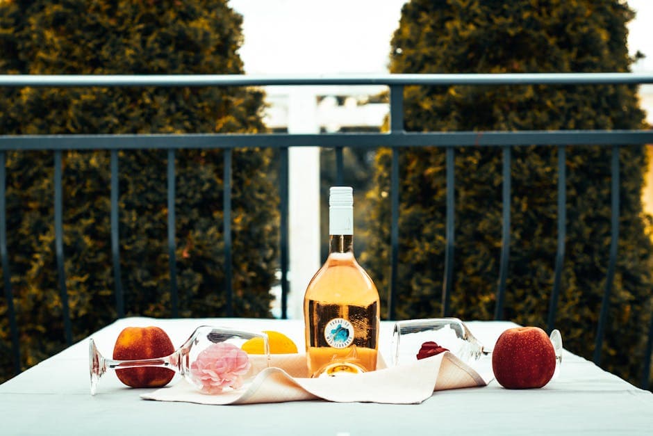 Forfriskende hvitvinskjøler med fersken og appelsin