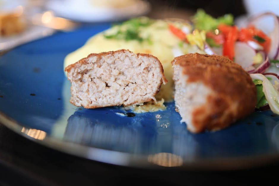 Kalkunskiver med stuffing-salat og saus