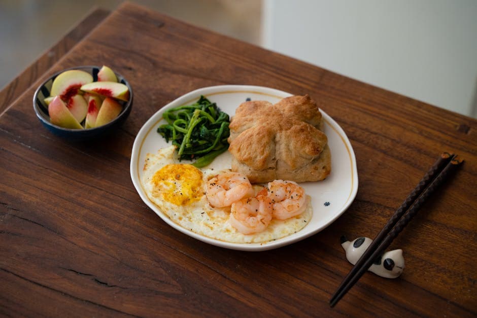 Rømmeboller med kremet pølsesaus