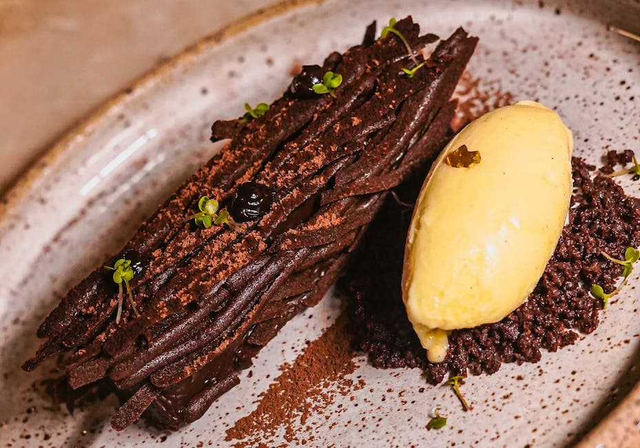 Sjokoladetartletter med mandelbunn og safranis