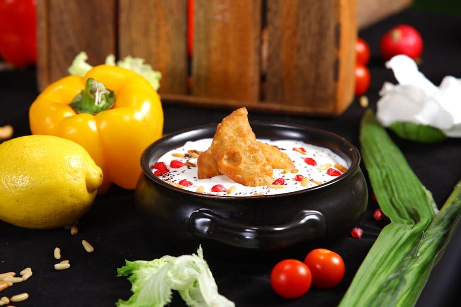 Krydret yoghurt-dipp med sprø pita og paprika