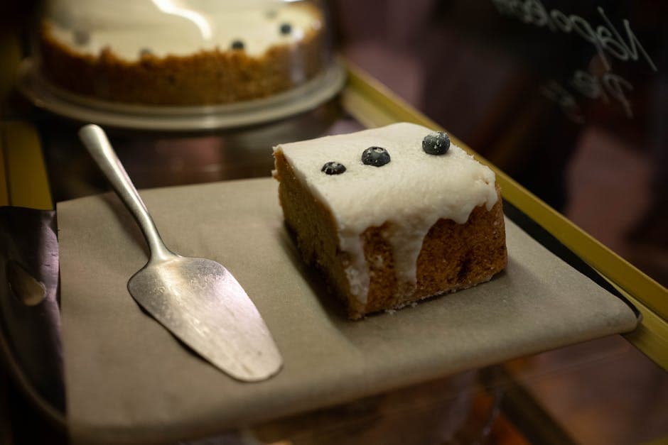 Saftig kokos- og blåbærkake