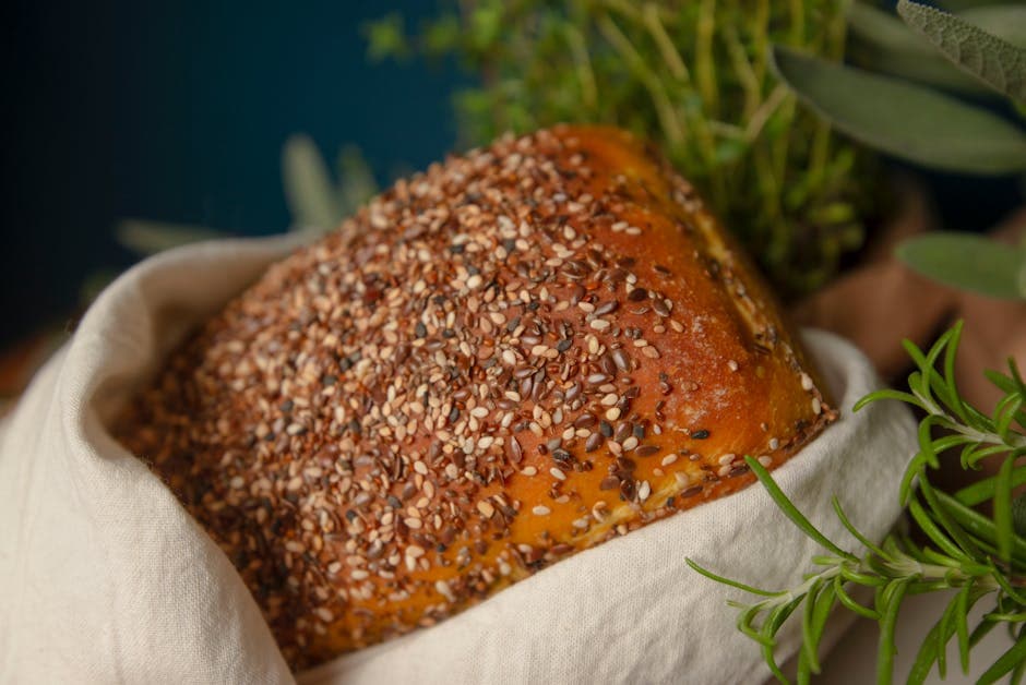 Rosmarin- og semolinabrød med sesam og havsalt