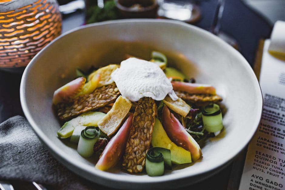 Grillet tempeh med avokado, radicchio og appelsindressing
