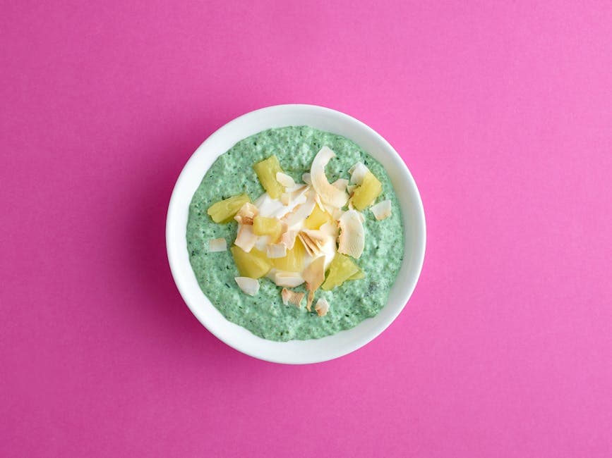 Grønn smoothie med avokado, ananas og kokos