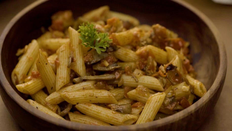 Penne med grillet aubergine og radicchio