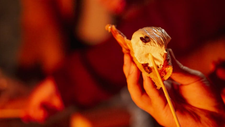 S'mores med mørk sjokoladepudding og ristet marshmallow