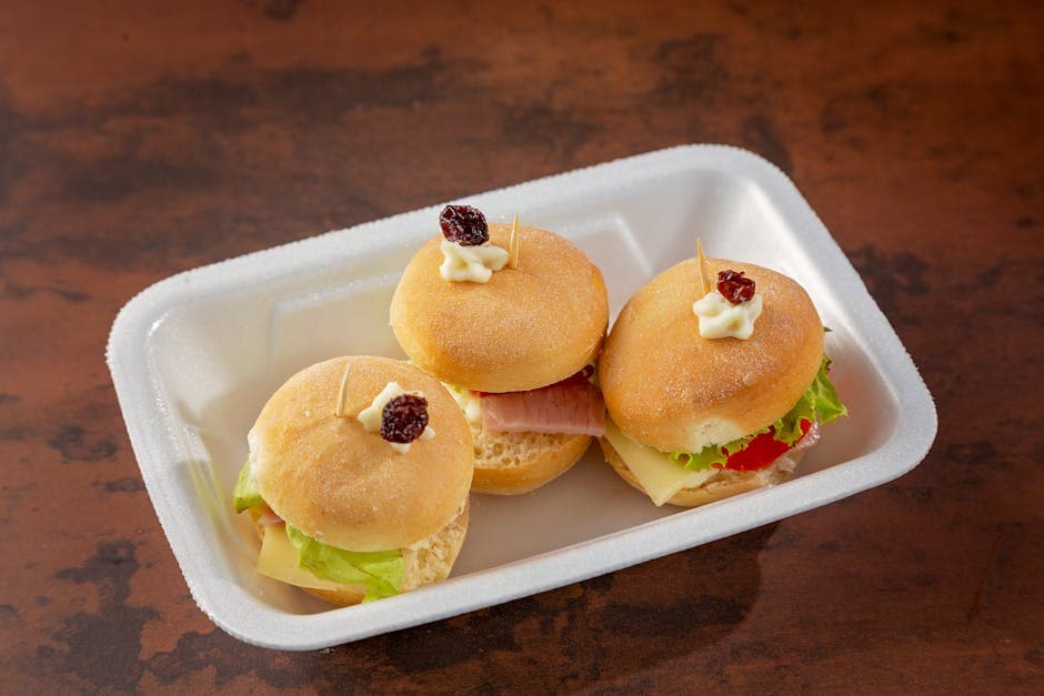 Skinke- og Münsterboller med honning-sennep