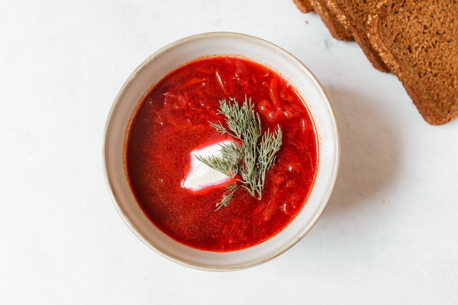 Kald agurksuppe med rødbetemousseline